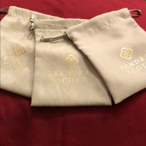 Kendra Scott draw string dust bag